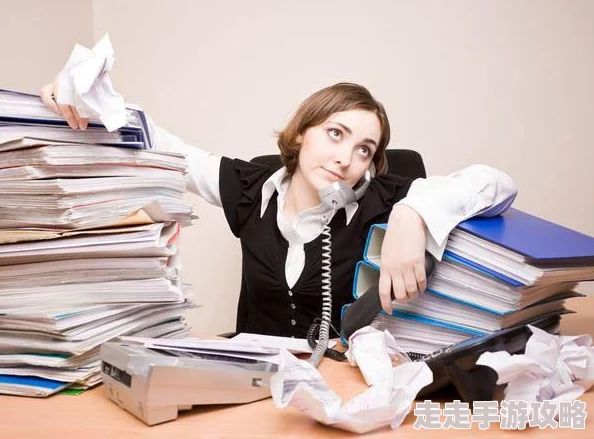 老师你的腿好白下面好紧,学生们纷纷表示羡慕,课堂气氛瞬间活跃起来,引发热议与讨论 老师你的腿好白下面好紧,学生们纷纷表示羡慕,课堂气氛瞬间活跃起来,引发热议与讨论