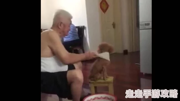 偷拍男浴室搓澡工壮汉引发热议，网友纷纷讨论隐私权与公共场所的界限问题