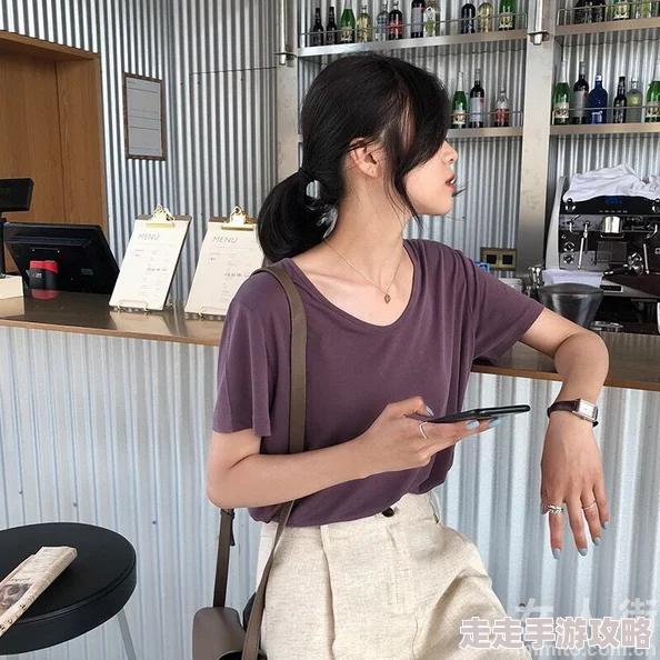 色妞在线视频：最新动态展示多样化内容，用户体验不断提升，吸引更多观众关注与参与