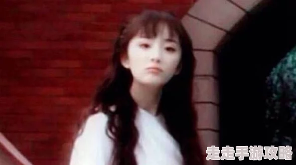 美女用震蛋到呻吟的视频引发热议，网友们纷纷表示好奇，同时也对内容的真实性和道德性提出了质疑