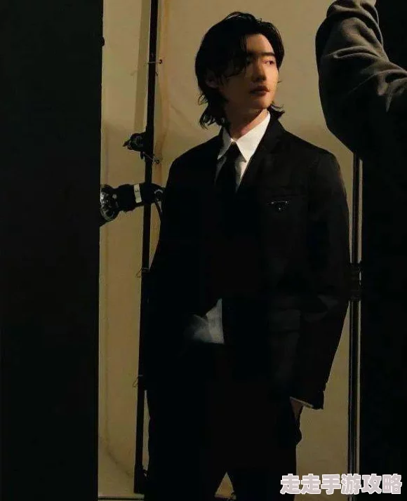 PRADA代言人魔咒神了接连塌房品牌形象受损严重