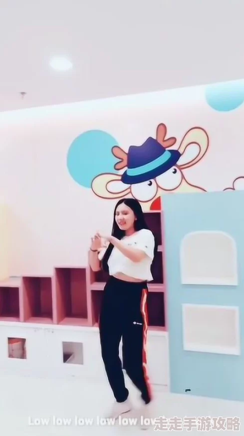 天津妖娆姐跳《罗刹海市》螃蟹舞惊艳全网