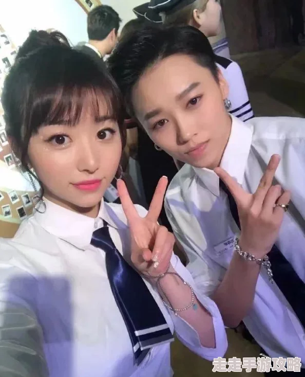 日韩一级二级三级据传某神秘练习生出道前曾被星探挖掘差点成为偶像