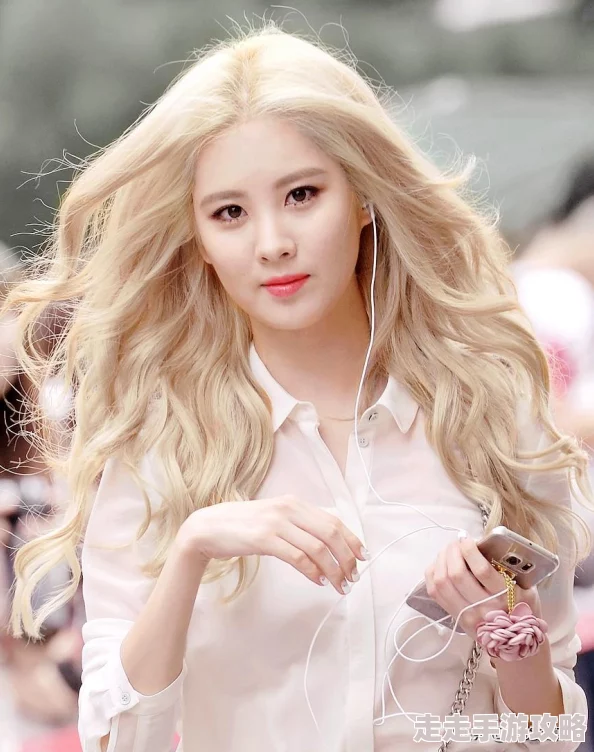 日韩一级二级三级据传某神秘练习生出道前曾被星探挖掘差点成为偶像